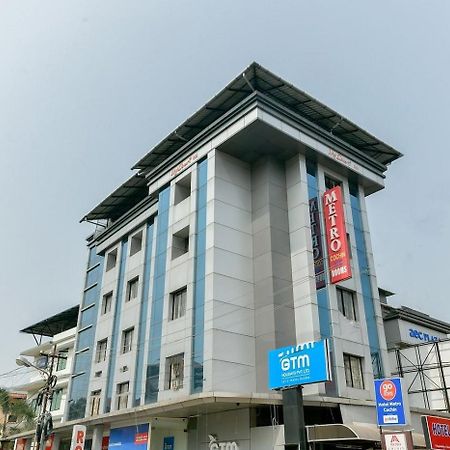Metro Kochin Business Hotel Exterior foto