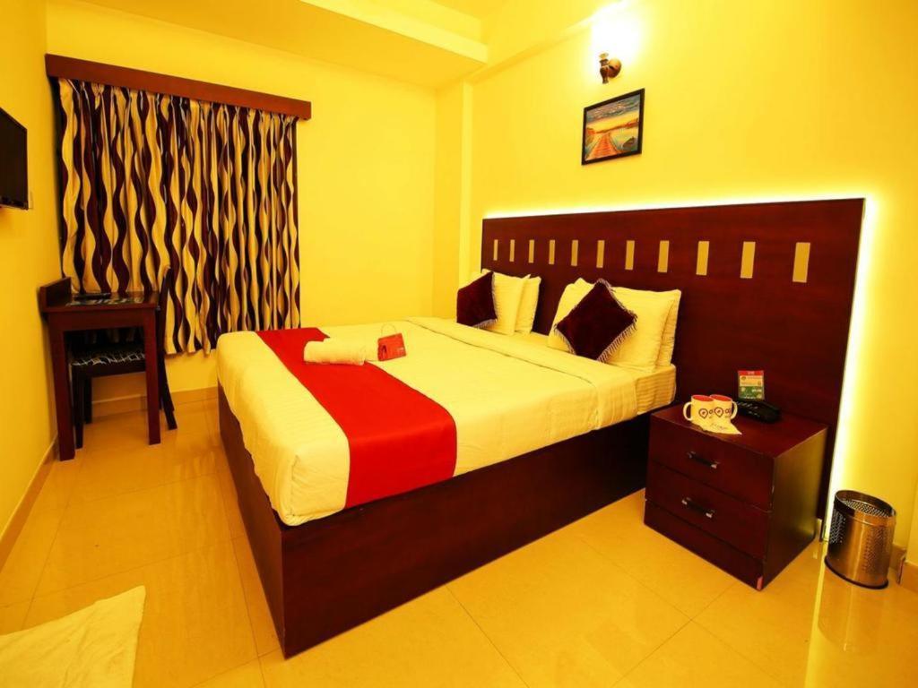 Metro Kochin Business Hotel Exterior foto