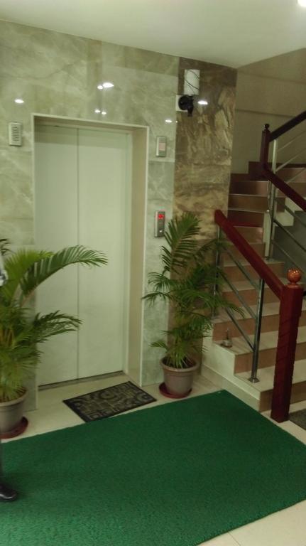 Metro Kochin Business Hotel Exterior foto