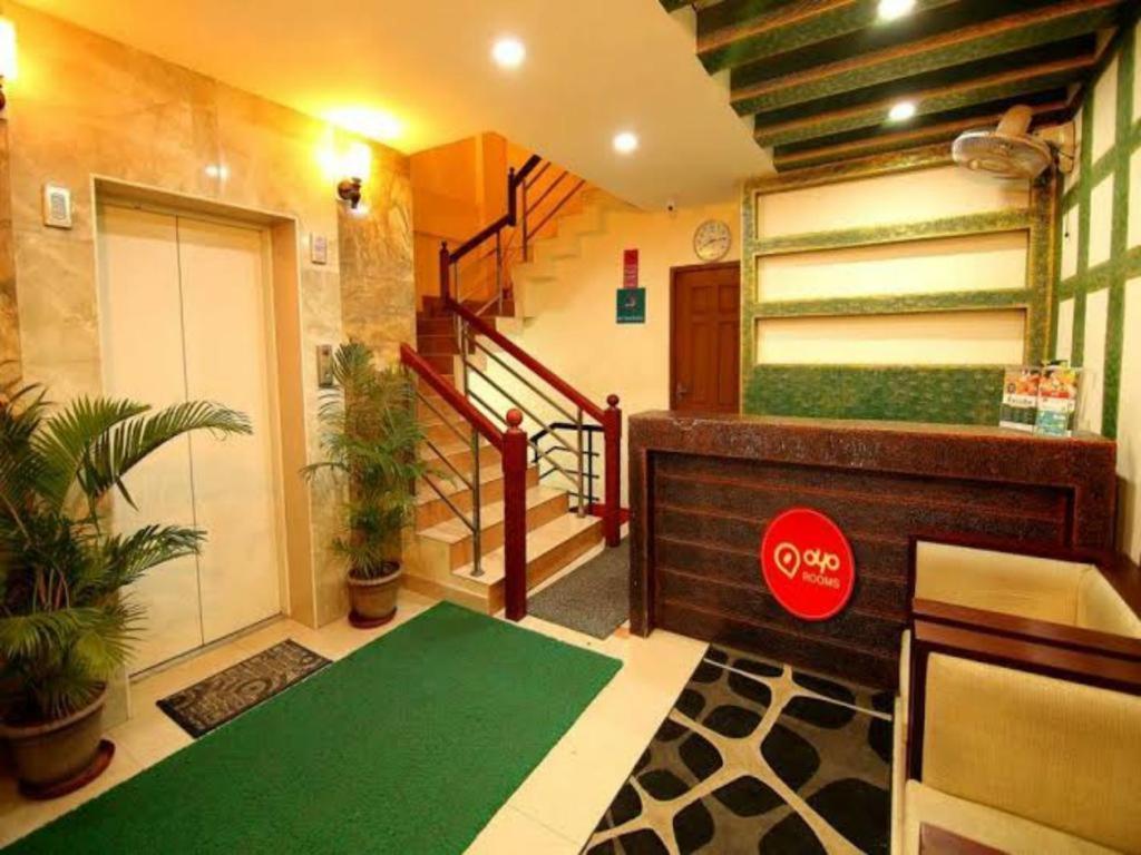Metro Kochin Business Hotel Exterior foto