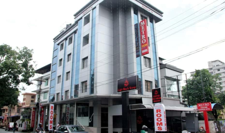 Metro Kochin Business Hotel Exterior foto