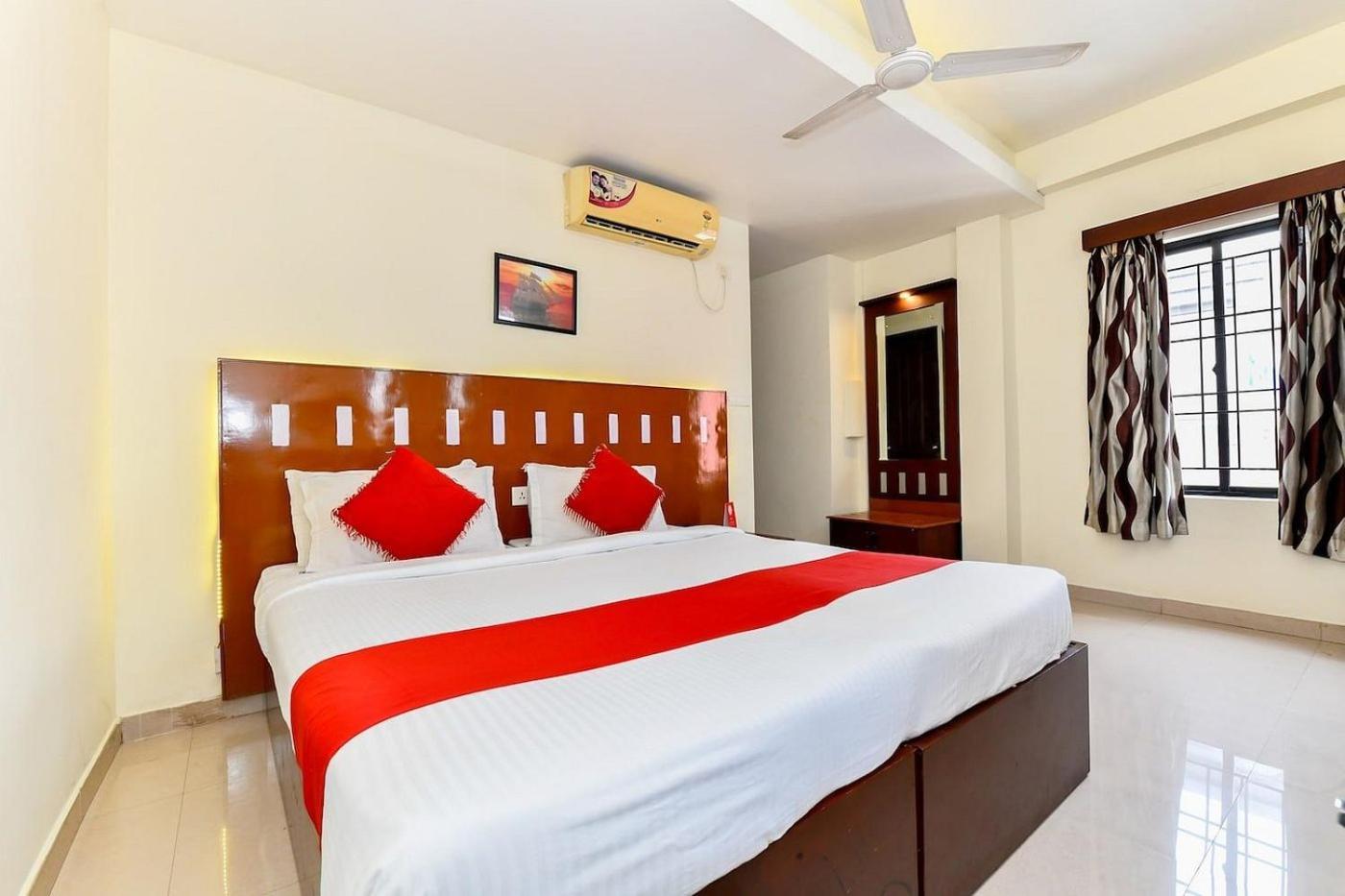 Metro Kochin Business Hotel Exterior foto