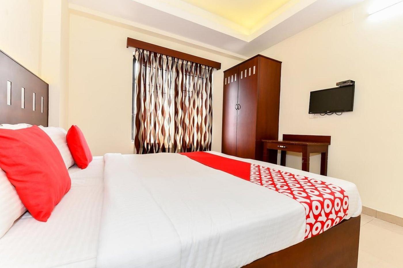 Metro Kochin Business Hotel Exterior foto